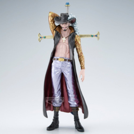 (Pre-order) One Piece Premium PVC Figure Dracule Mihawk (The Metallic) 34 cm