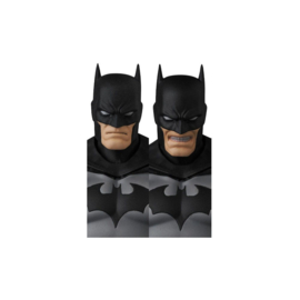 (Pre-order) Batman: Hush MAFEX Action Figure Batman Black Ver. 16 cm (re-run)