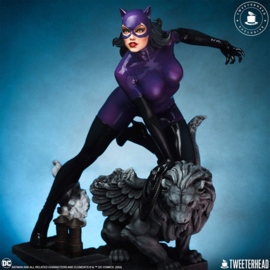 (Pre-order) DC Comics Maquette 1/6 Catwoman (Purple Edition) 35 cm