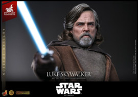 (Pre-order) Star Wars: The Last Jedi Movie Masterpiece Action Figure 1/6 Luke Skywalker (Artisan Edition) 29 cm