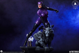 (Pre-order) DC Comics Maquette 1/6 Catwoman (Purple Edition) 35 cm