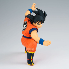 (Pre-order) Dragon Ball Z Match Makers PVC Figure Son Goku (vs Vegeta)