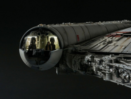 (Pre-order) Star Wars Episode IV Perfect Grade Plastic Model Kit 1/72 Millennium Falcon 48 cm