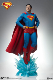 (Pre-order) Superman (2025) Premium Format Statues Superman 61 cm & Krypto 23 cm Bundle (2)