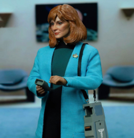 PRE-ORDER Star Trek: The Next Generation Action Figure 1/6 Dr. Beverly Crusher (Standard Edition) 27 cm