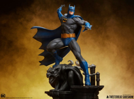 (Pre-order) DC Comics Maquette 1/6 Batman (Retro Edition) 50 cm