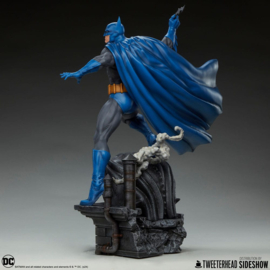 (Pre-order) DC Comics Maquette 1/6 Batman (Retro Edition) 50 cm
