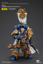 PRE-ORDER Warhammer The Horus Heresy Action Figure 1/18 Ultramarines Legion Praetor with Power Sword and Volkite Serpenta 20 cm