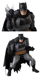 (Pre-order) Batman MAFEX Action Figure Batman (TDKR) 16 cm (re-run)