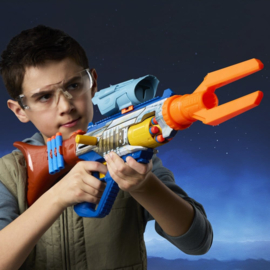 (Pre-order) Star Wars: The Mandalorian and Grogu NERF Dart Blaster The Mandalorian