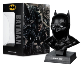 (Pre-order) Batman DC Direct Mini-Replica 1/3 Batman Mask (Batman: Noel) 23 cm