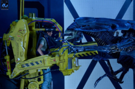 (Pre-order) Aliens Deluxe Vehicle Power Loader (P-5000) (40th Anniversary) 28 cm