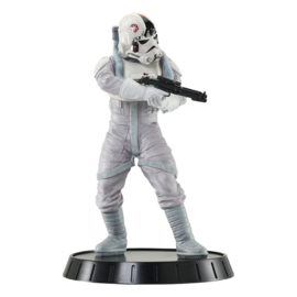 PRE-ORDER Star Wars: The Empire Strikes Back Milestones Statue 1/6 AT-AT Pilot 30 cm