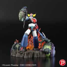 (Pre-order) Grendizer Scene Selection 01 PVC Statue Grendizer a cry of Victory 14 cm    