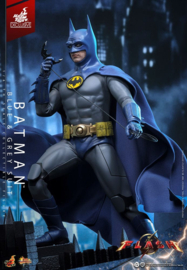 The Flash Movie Masterpiece Action Figure 1/6 Batman (Blue & Grey Suit) Limited Edition Hot Toys Exclusive 30 cm