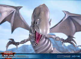 (Pre-order) Yu-Gi-Oh! PVC Statue Blue-Eyes White Dragon White Edition 35 cm