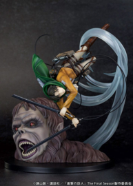 PRE-ORDER Attack on Titan PVC Statue 1/7 Levi vs Beast Titan Ver. 28 cm