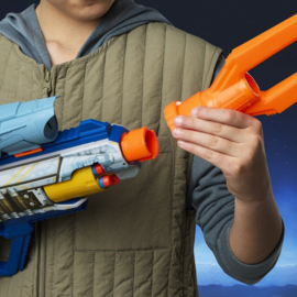 (Pre-order) Star Wars: The Mandalorian and Grogu NERF Dart Blaster The Mandalorian