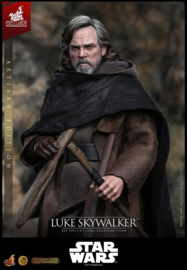 (Pre-order) Star Wars: The Last Jedi Movie Masterpiece Action Figure 1/6 Luke Skywalker (Artisan Edition) 29 cm