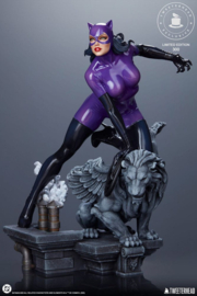 (Pre-order) DC Comics Maquette 1/6 Catwoman (Purple Edition) 35 cm