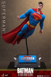 (Pre-order) Batman: The Dark Knight Returns Comic Masterpiece Action Figure 1/6 Superman 34 cm