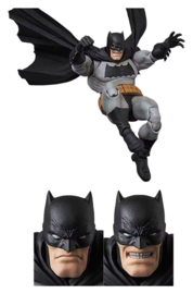 (Pre-order) Batman MAFEX Action Figure Batman (TDKR) 16 cm (re-run)