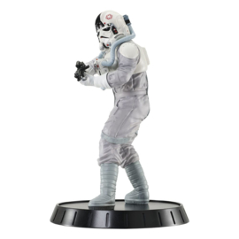 PRE-ORDER Star Wars: The Empire Strikes Back Milestones Statue 1/6 AT-AT Pilot 30 cm