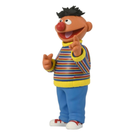 PRE-ORDER Sesame Street Toony Classics Action Figure Ernie 15 cm