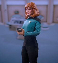 PRE-ORDER Star Trek: The Next Generation Action Figure 1/6 Dr. Beverly Crusher (Essential Edition) 27 cm