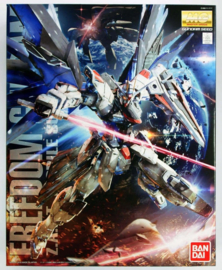 Gundam Seed: Master Grade - Freedom Gundam Version 2.0 1:100 Scale Model Kit
