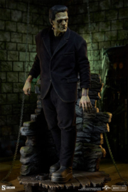(Pre-order) Frankenstein Premium Format Mixed Media Statue Frankenstein (Fabric Costume) 57 cm 