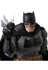 (Pre-order) Batman MAFEX Action Figure Batman (TDKR) 16 cm (re-run)