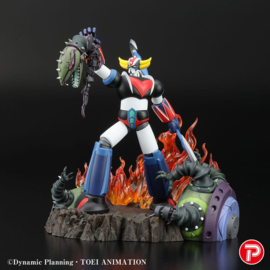 (Pre-order) Grendizer Scene Selection 01 PVC Statue Grendizer a cry of Victory 14 cm    