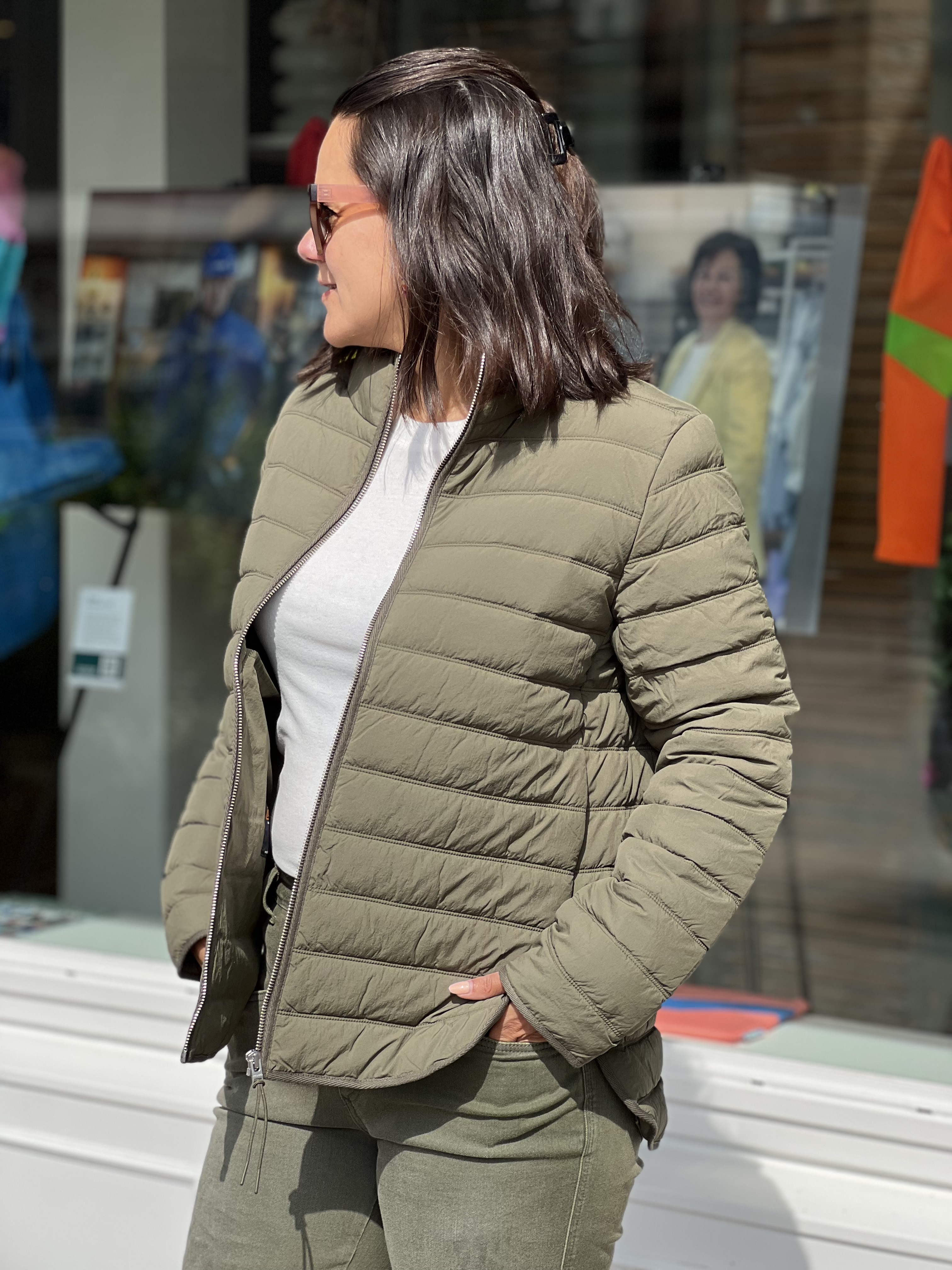 Quilted zip jacket Closed