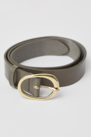 Belt with pin buckle CLOSED