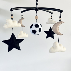 Boxmobiel wolk/ster/maan/voetbal (cremè/zwart/champagne)