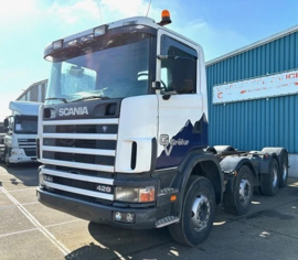 #Scania 124 420, Año 2003, 8x4