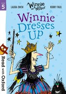 Winnie and Wilbur: Winnie Dresses Up