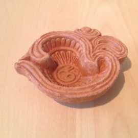 Diwali Kegel brander Terracotta (Om)