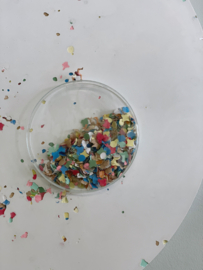 CONFETTI XL -   The floor is confetti