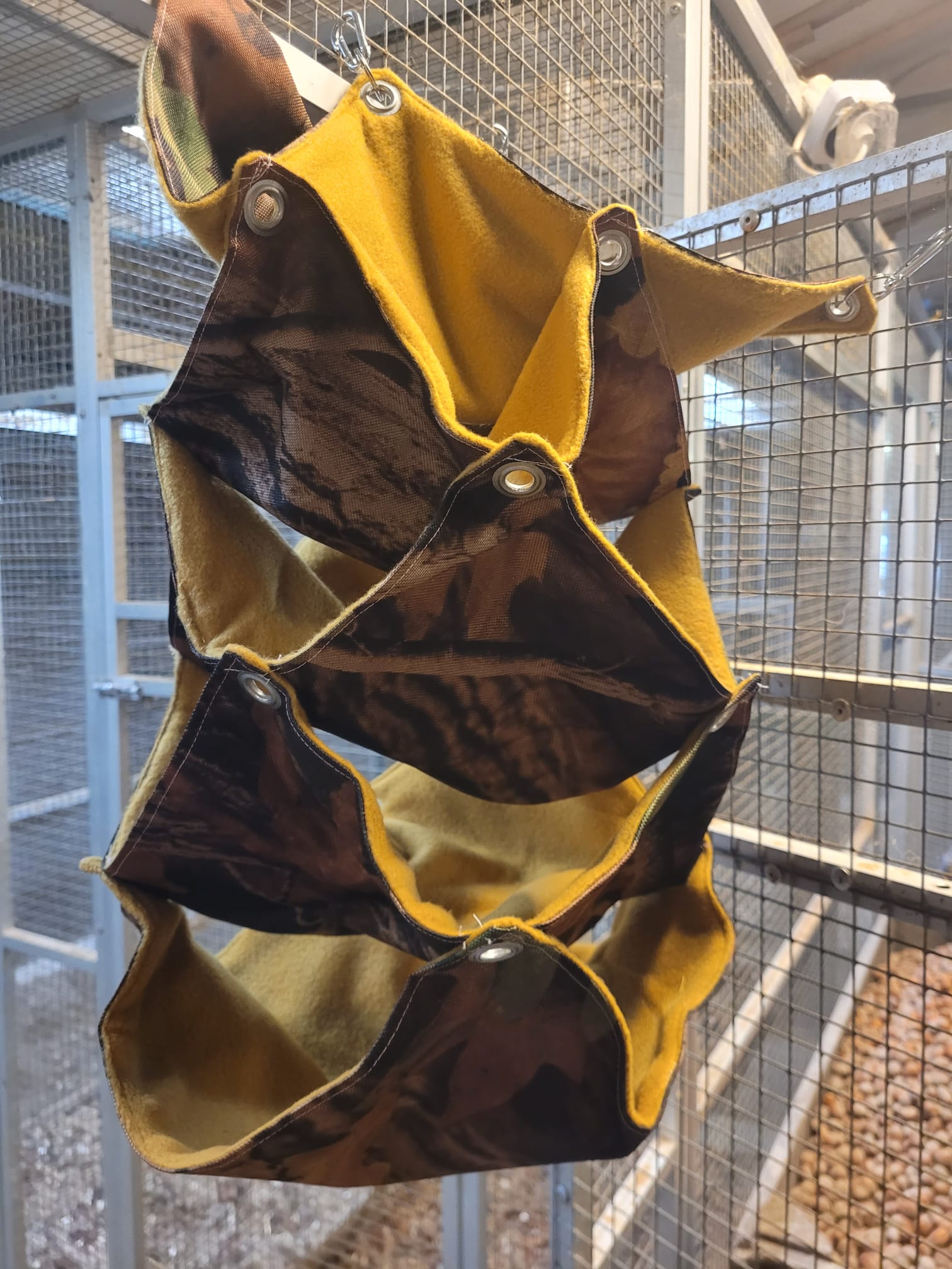 camuflage kleur met honing binnenkant