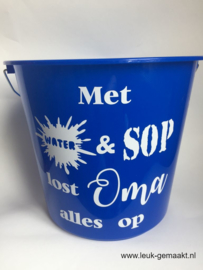 Emmer met water en sop lost oma/mama alles op