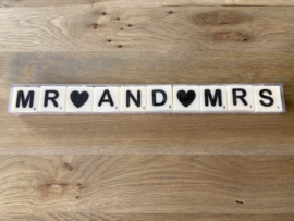 Letterkaarsjes in verpakking: MR AND MRS