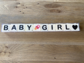 Letterkaarsjes in verpakking: BABYGIRL