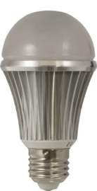 LED E27 Lamp 7 Watt 2700K met Dag / Nacht sensor