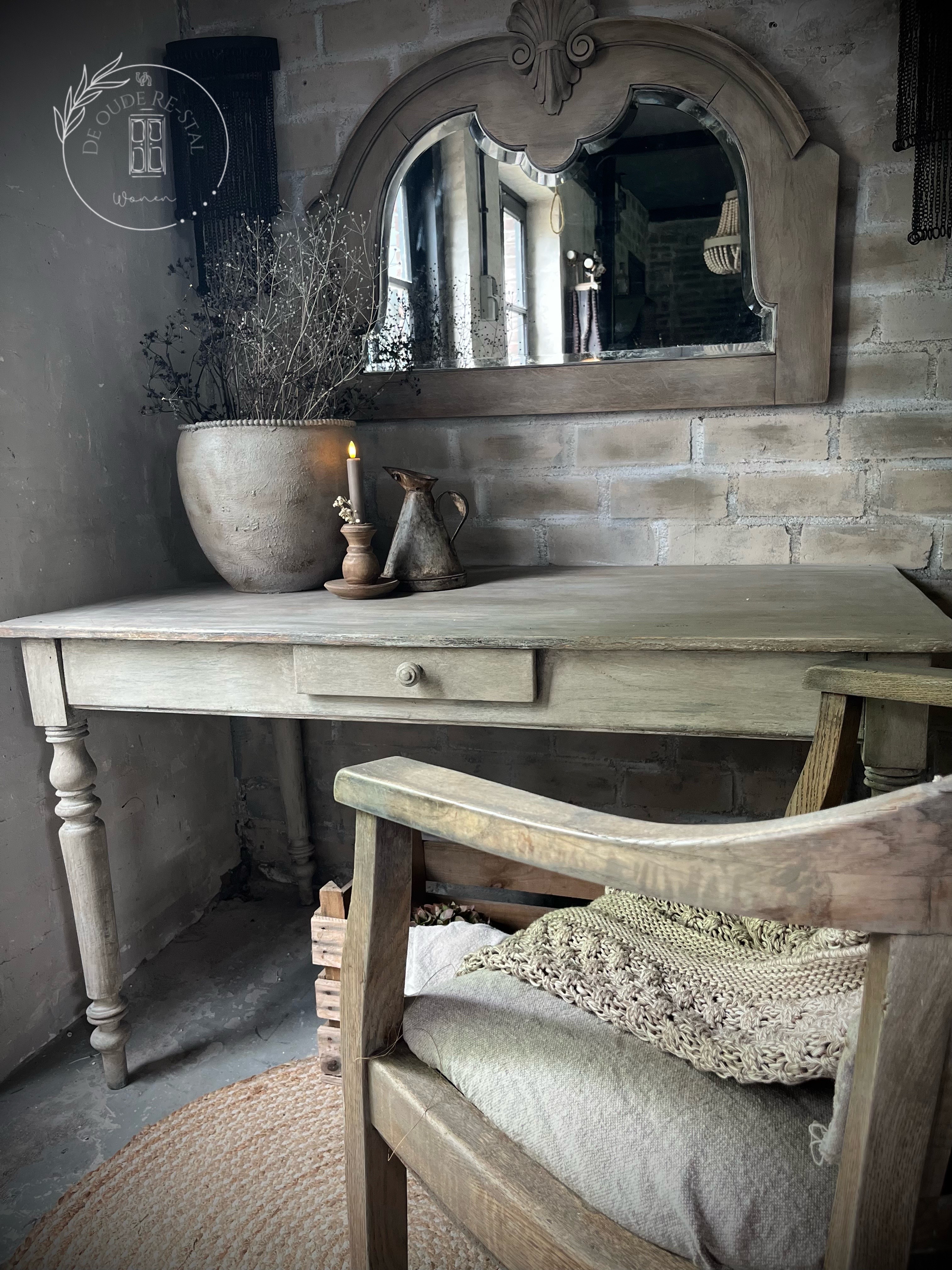 Antiek houten tafel “Marlie”