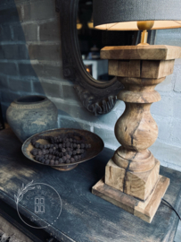 Old Iron cake stand