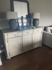 Grenenhouten dressoir oud zwart