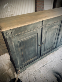 Eikenhouten dressoir
