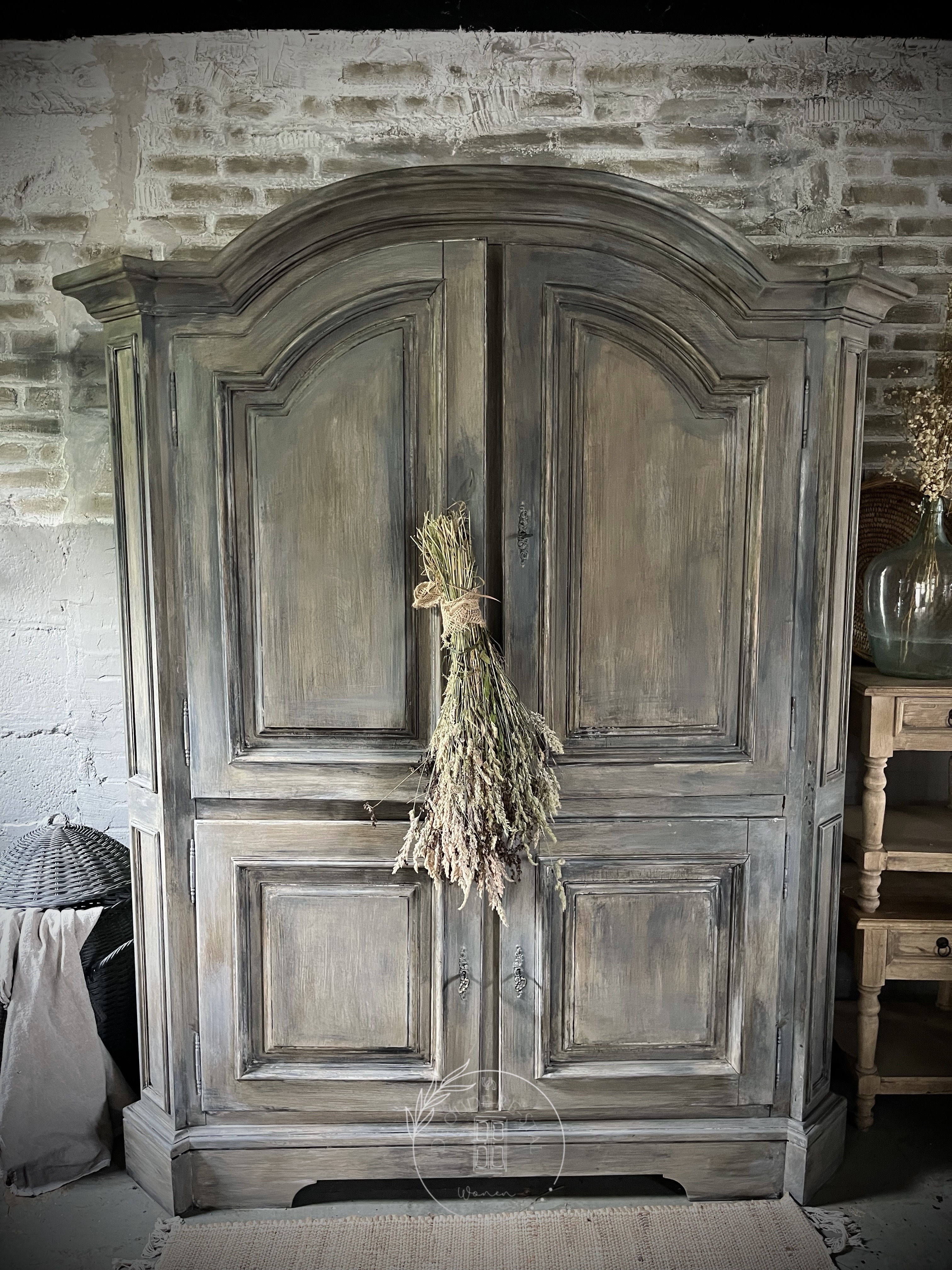 Landelijke eikenhouten kast ‘Britt’